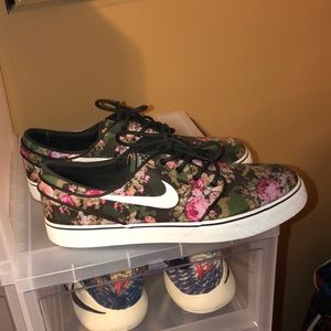 Nike Janoski